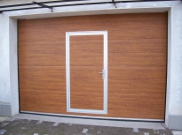 Sekční garážová vrata, š. 2500 mm x v. 2130mm, vzor lamela, barva zlatý dub, povrch hladká