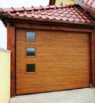 Sekční garážová vrata, š. 5500mm x v. 2130mm, vzor lamela, barva zlatý dub, povrch hladká