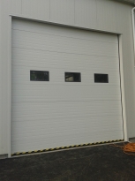 Sekční průmyslová vrata, š. 4000mm x v. 5000mm, vzor lamela, barva bílá, povrch stucco 
