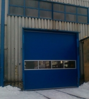 Sekční průmyslová vrata, š. 2750mm x v. 3250mm, vzor lamela, barva modrá, povrch stucco