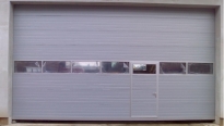 Sekční průmyslová vrata, š. 3000mm x v. 4000mm, vzor lamela, barva stříbrná, povrch stucco